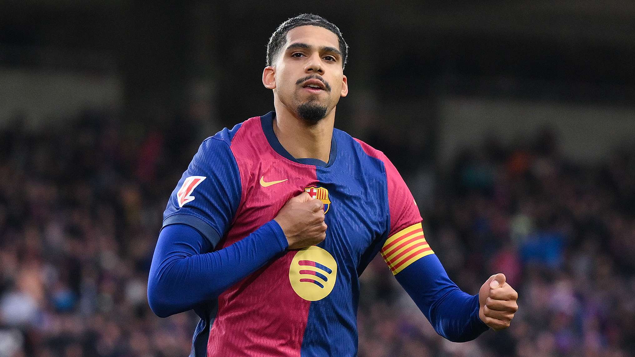 英超转会动态：最新签约与深度解析